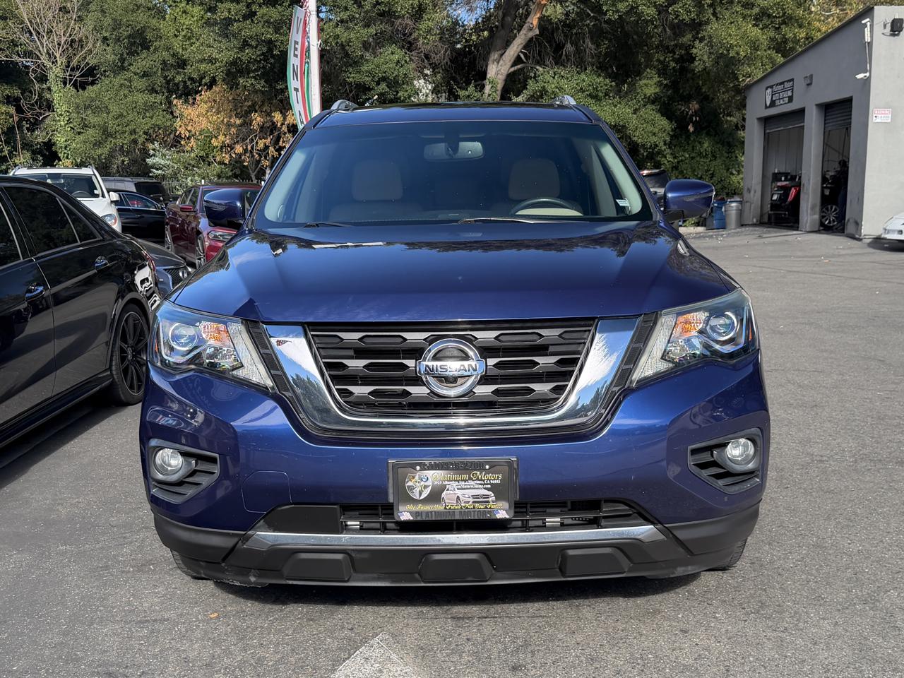 Nissan Pathfinder 4x4 Platinum 2018