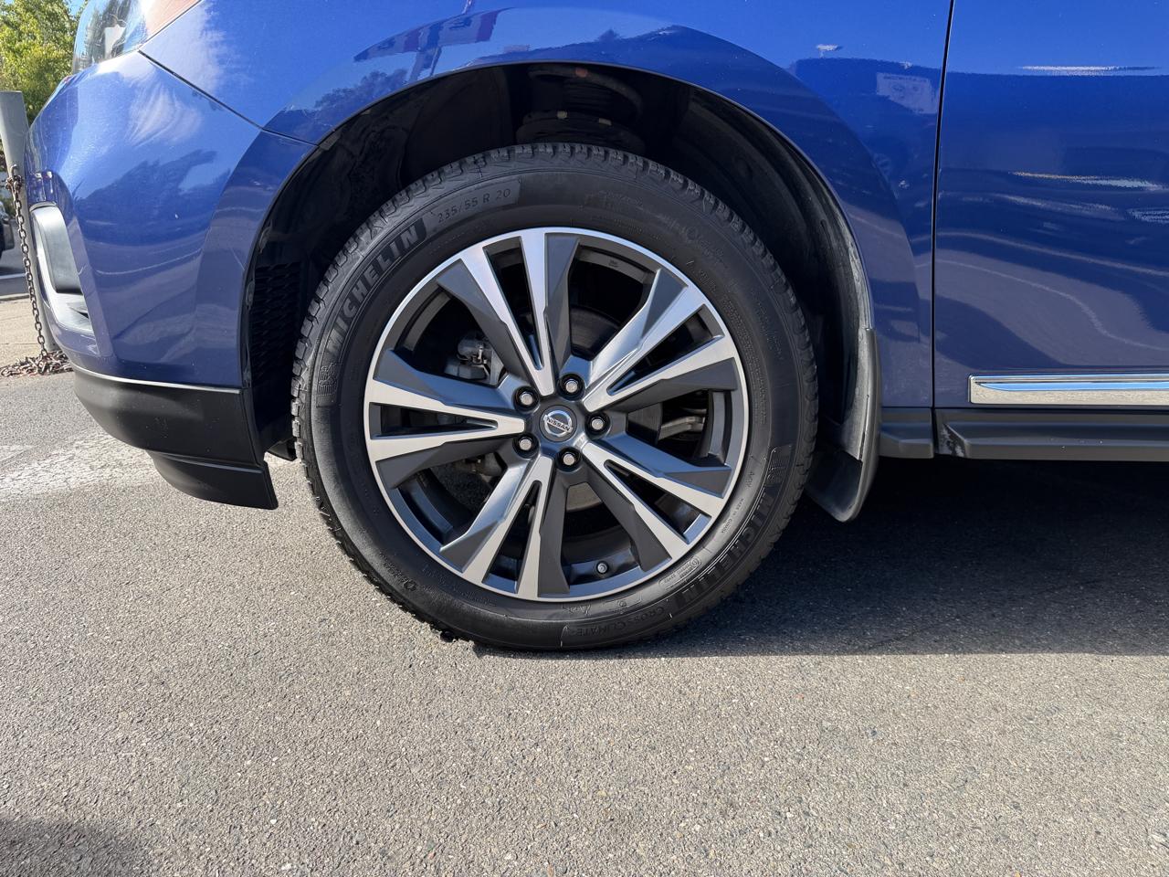 Nissan Pathfinder 4x4 Platinum 2018