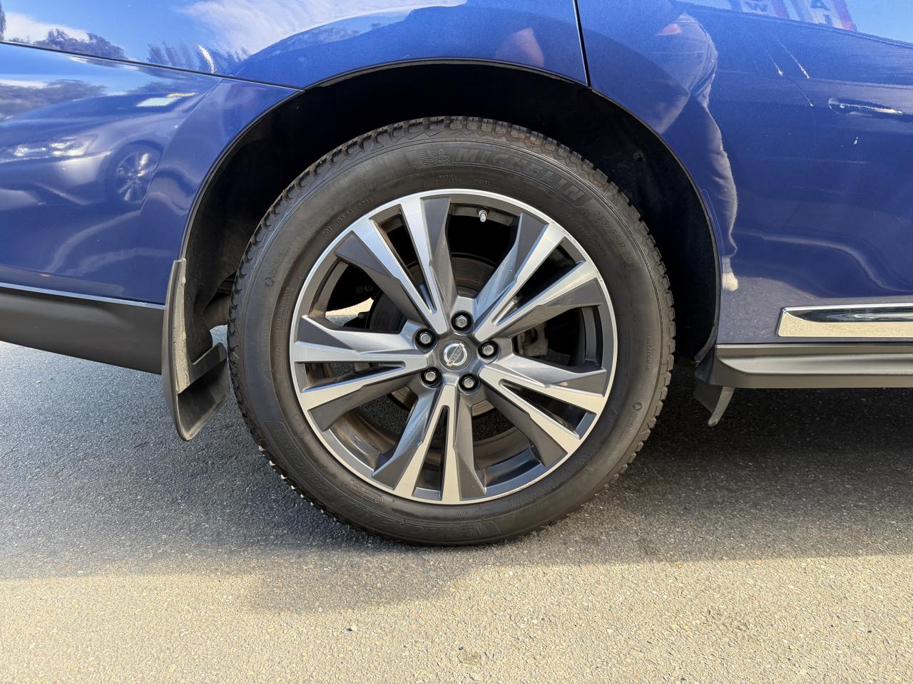 Nissan Pathfinder 4x4 Platinum 2018