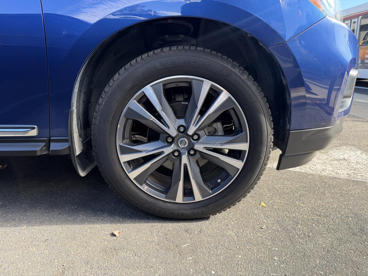 Nissan Pathfinder 4x4 Platinum 2018