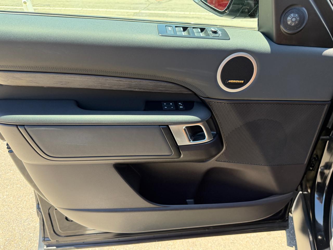 Land Rover Discovery  2019