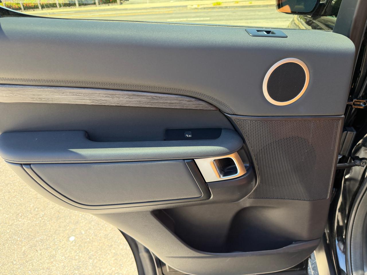 Land Rover Discovery  2019