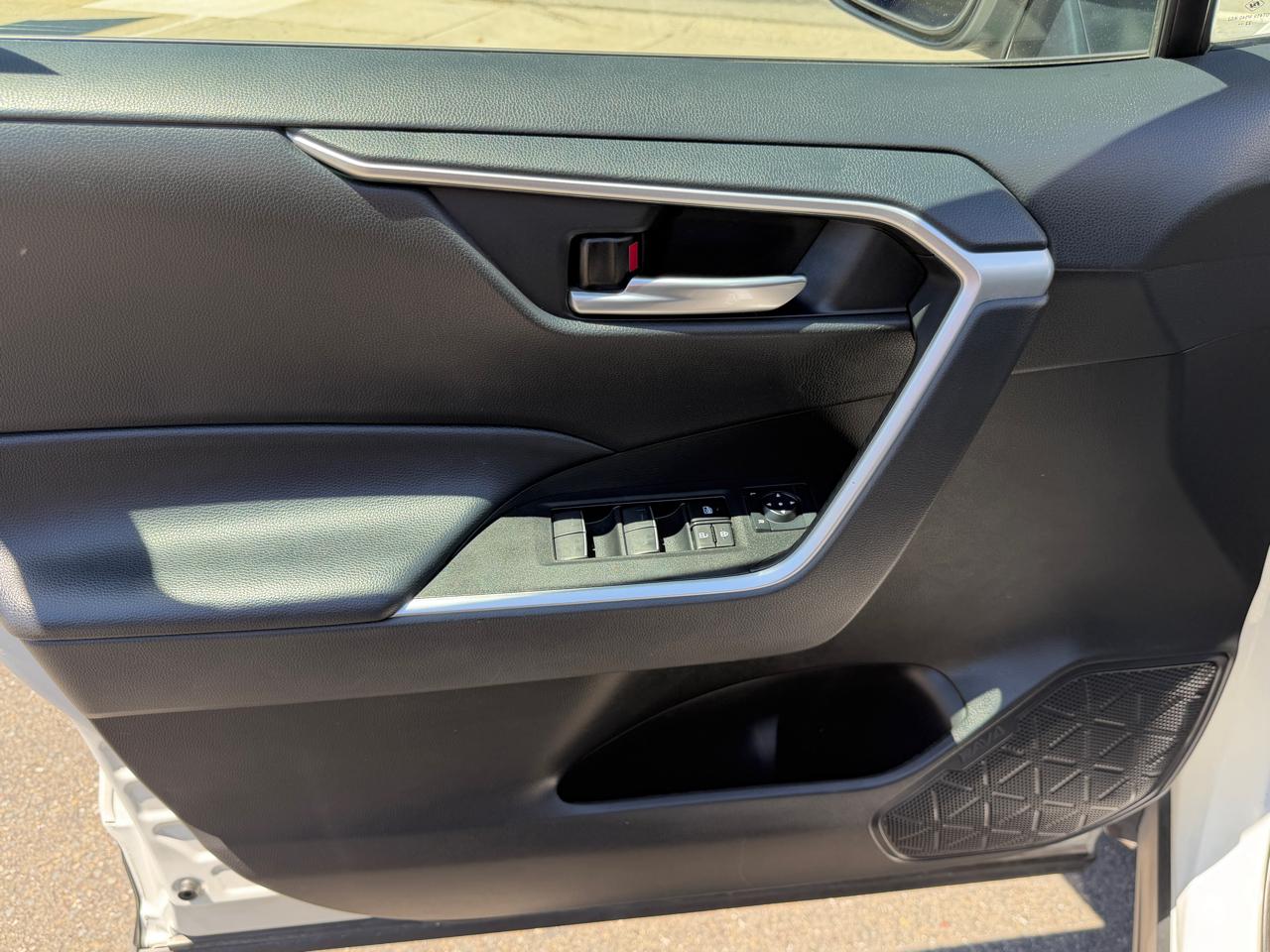 Toyota RAV4 XLE AWD 2023