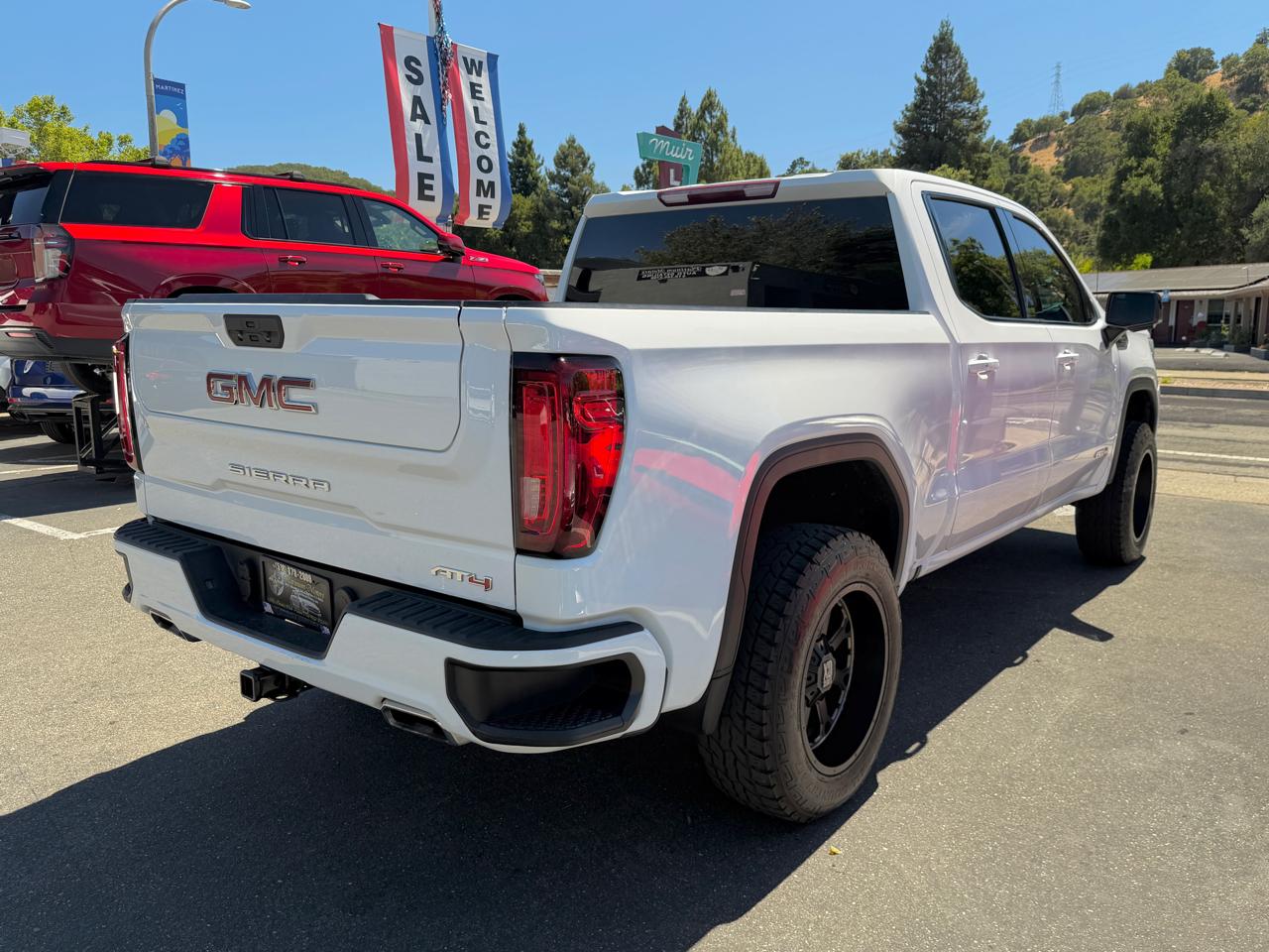GMC Sierra 1500 4WD Crew Cab 147" AT4 2021