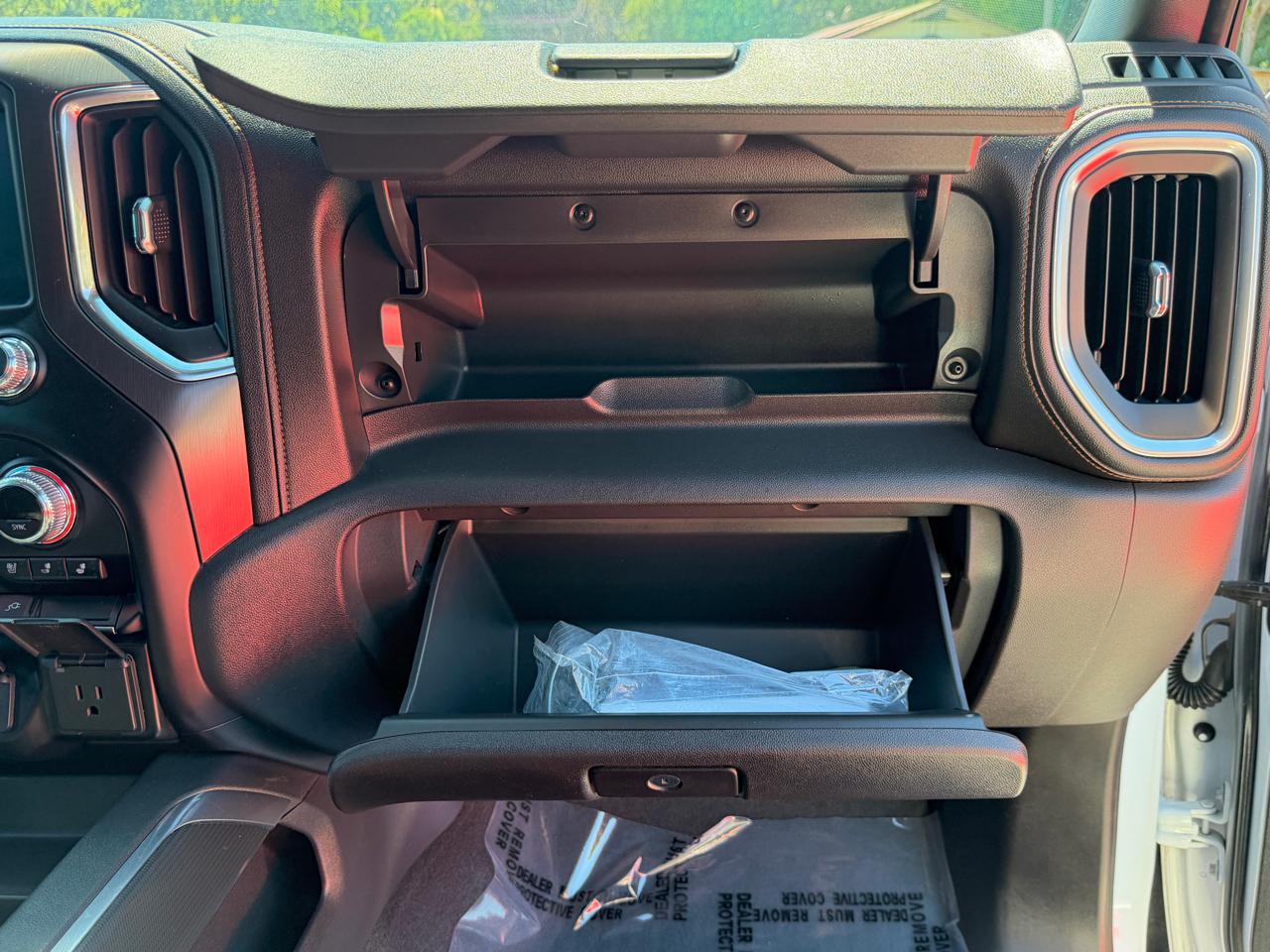 GMC Sierra 1500 4WD Crew Cab 147" AT4 2021