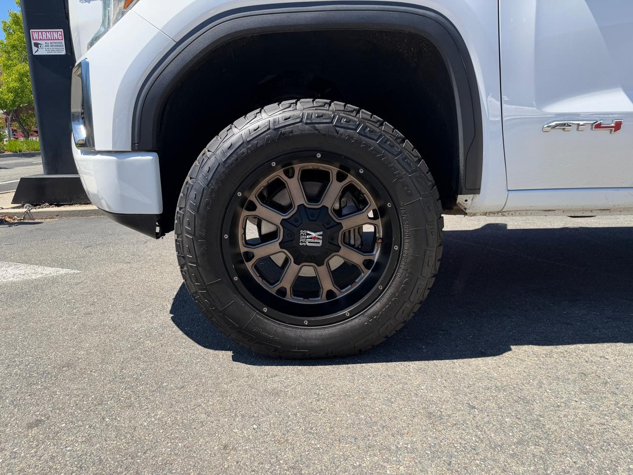 GMC Sierra 1500 4WD Crew Cab 147" AT4 2021