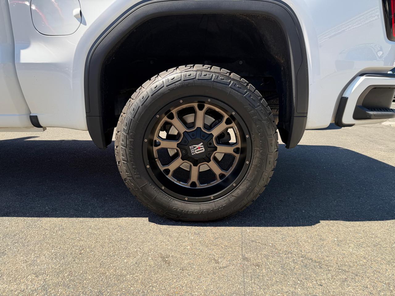 GMC Sierra 1500 4WD Crew Cab 147" AT4 2021