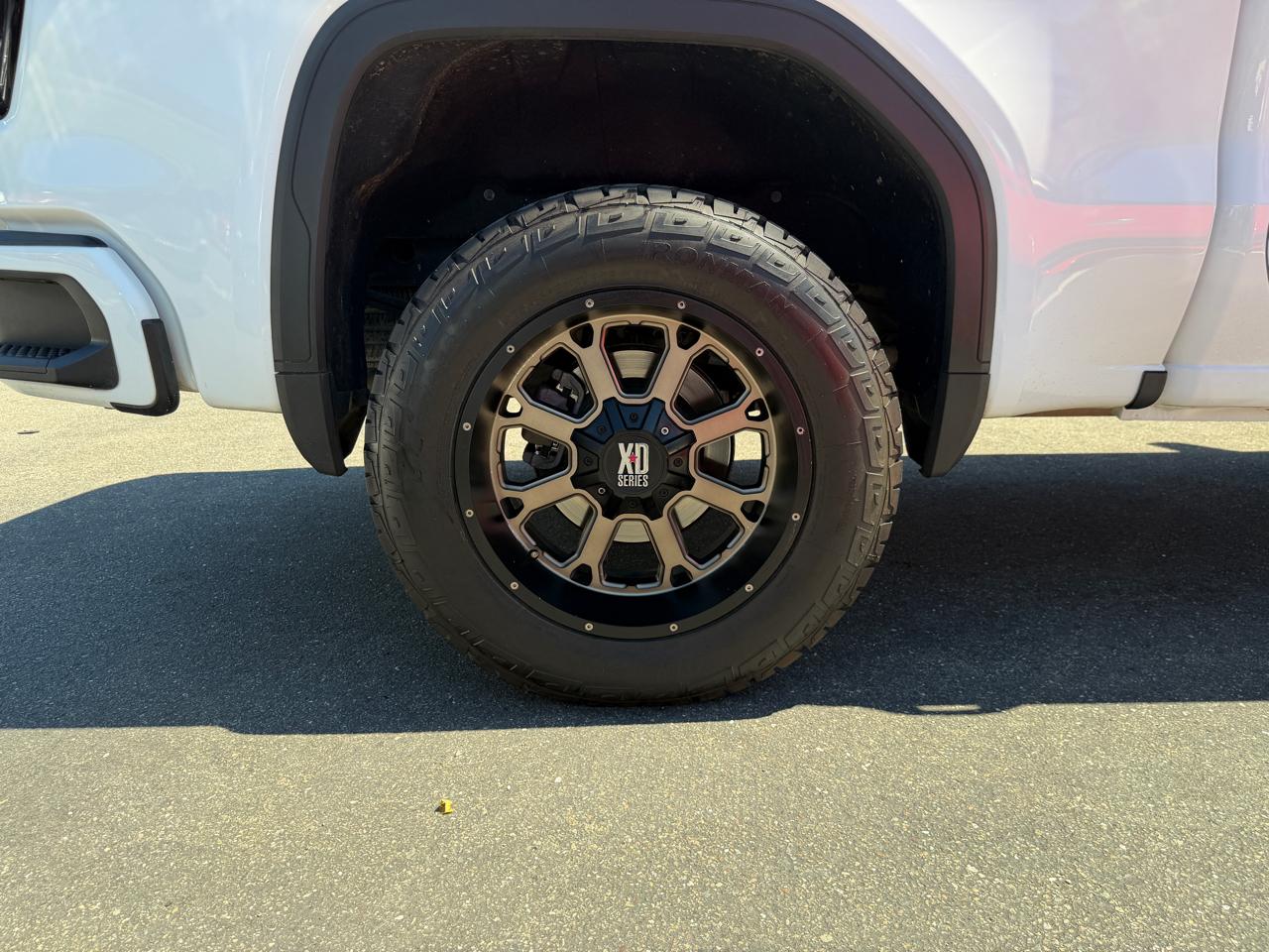GMC Sierra 1500 4WD Crew Cab 147" AT4 2021
