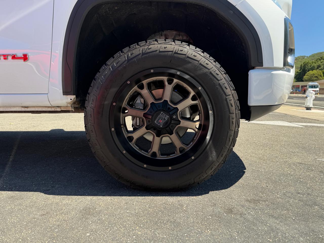 GMC Sierra 1500 4WD Crew Cab 147" AT4 2021