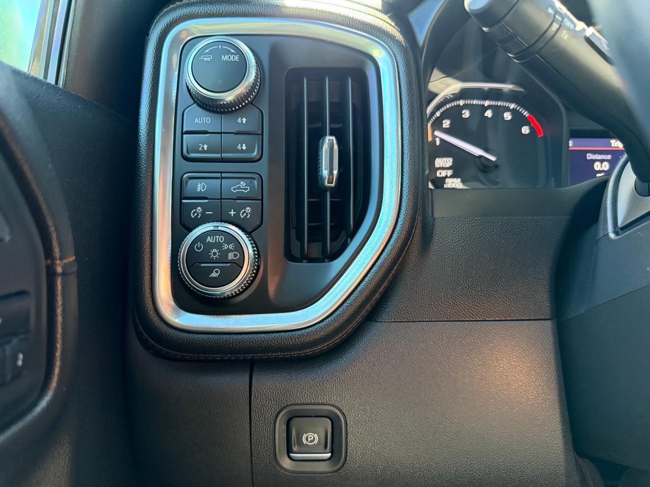 GMC Sierra 1500 4WD Crew Cab 147" AT4 2021