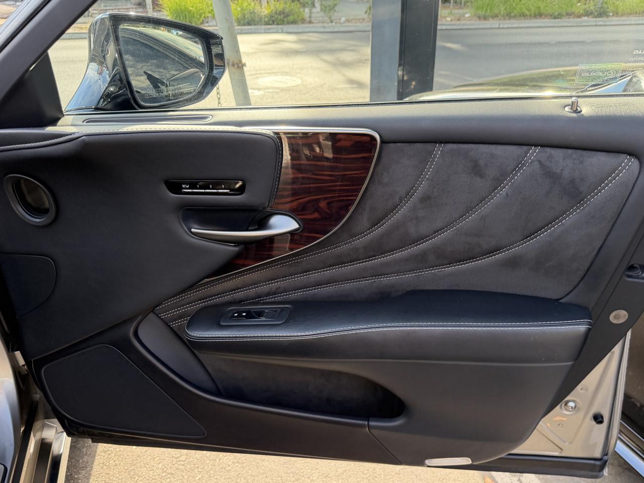 Lexus LS  2018