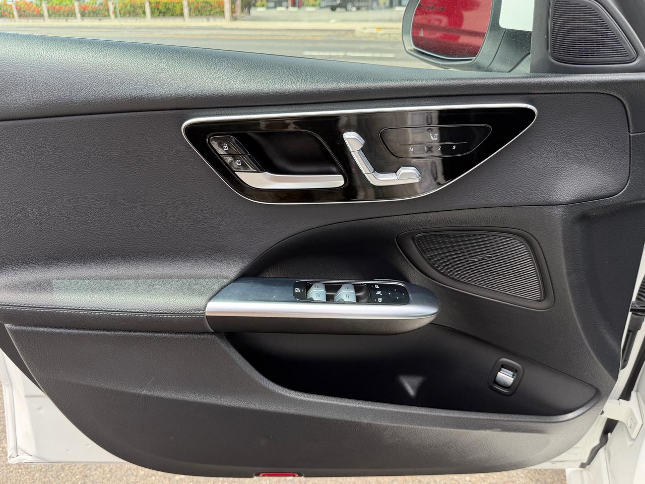 Mercedes-Benz C-Class  2023