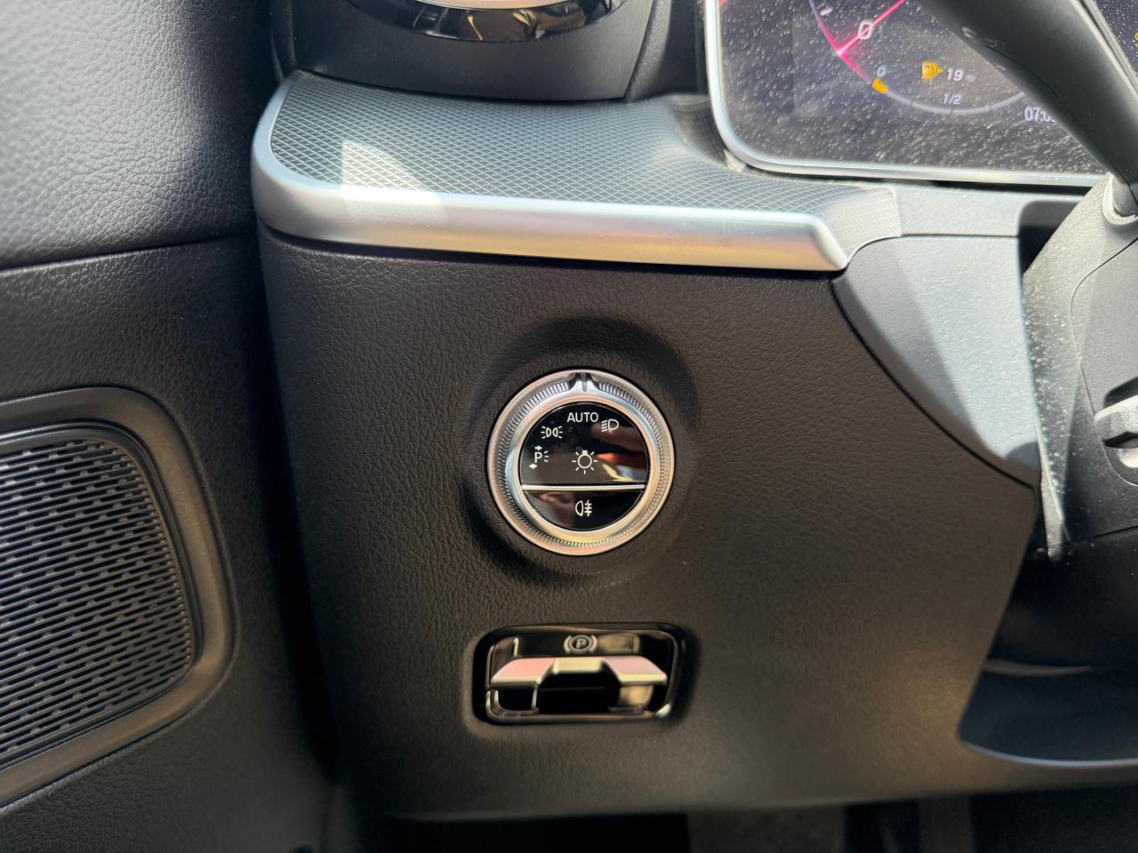 Mercedes-Benz C-Class  2023