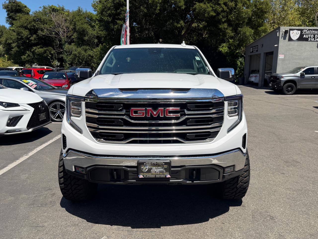 GMC Sierra 1500 4WD Crew Cab 147" SLT 2025