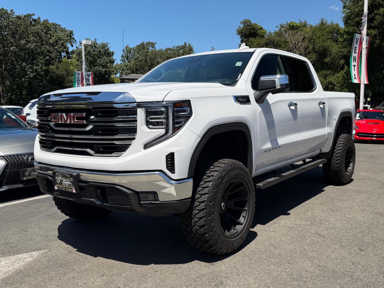 GMC Sierra 1500 4WD Crew Cab 147" SLT 2025