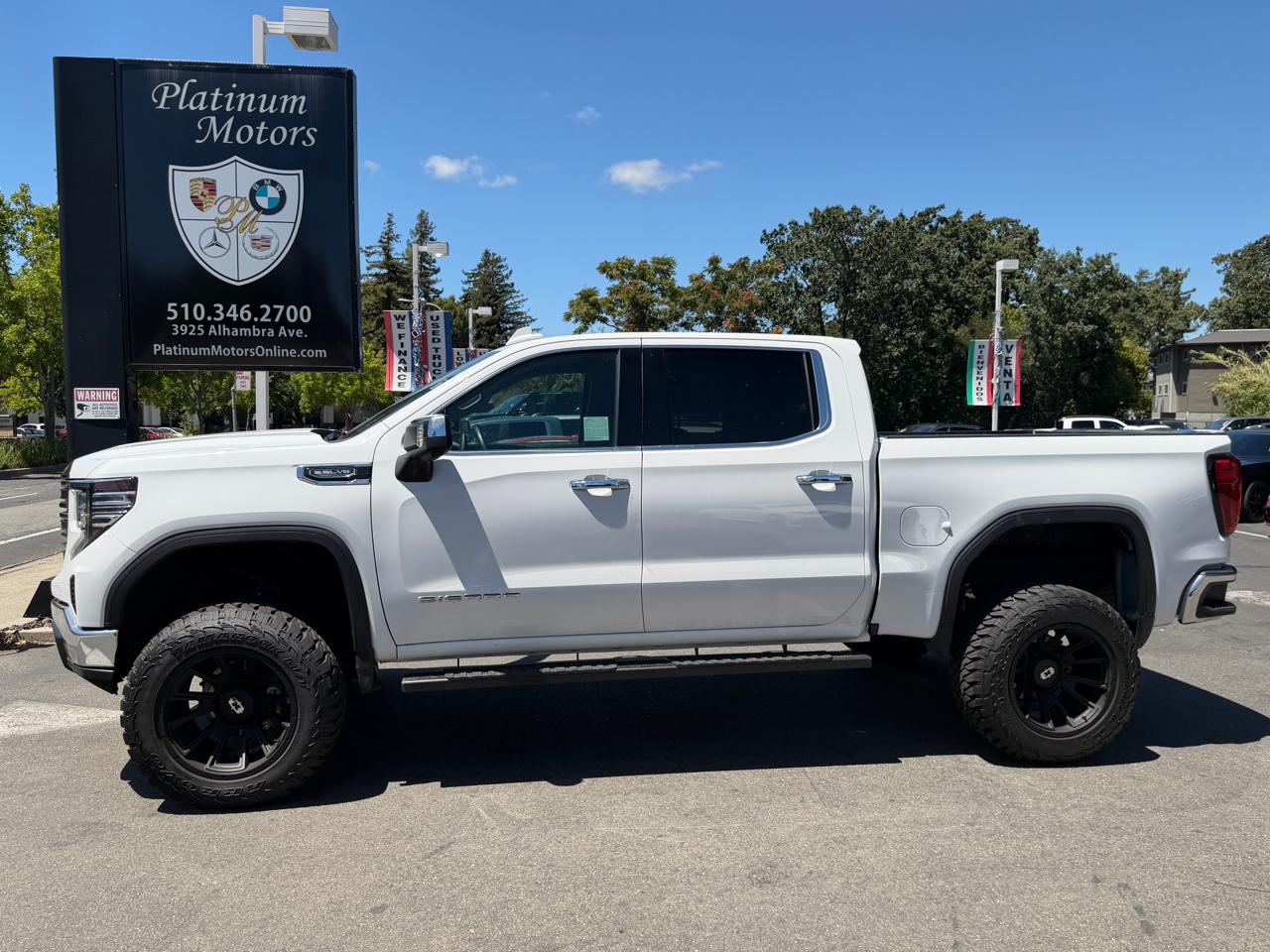 GMC Sierra 1500 4WD Crew Cab 147" SLT 2025