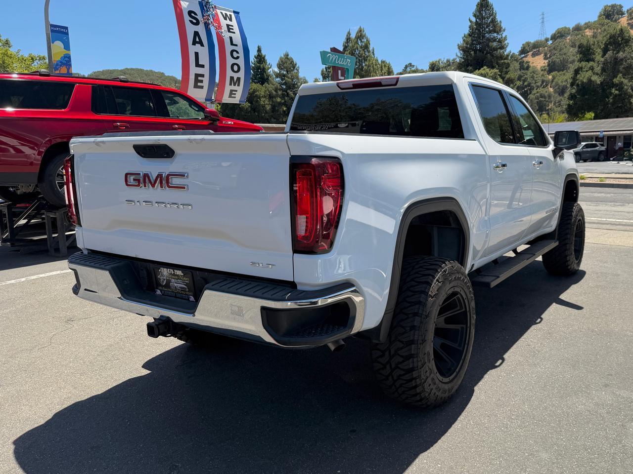 GMC Sierra 1500 4WD Crew Cab 147" SLT 2025