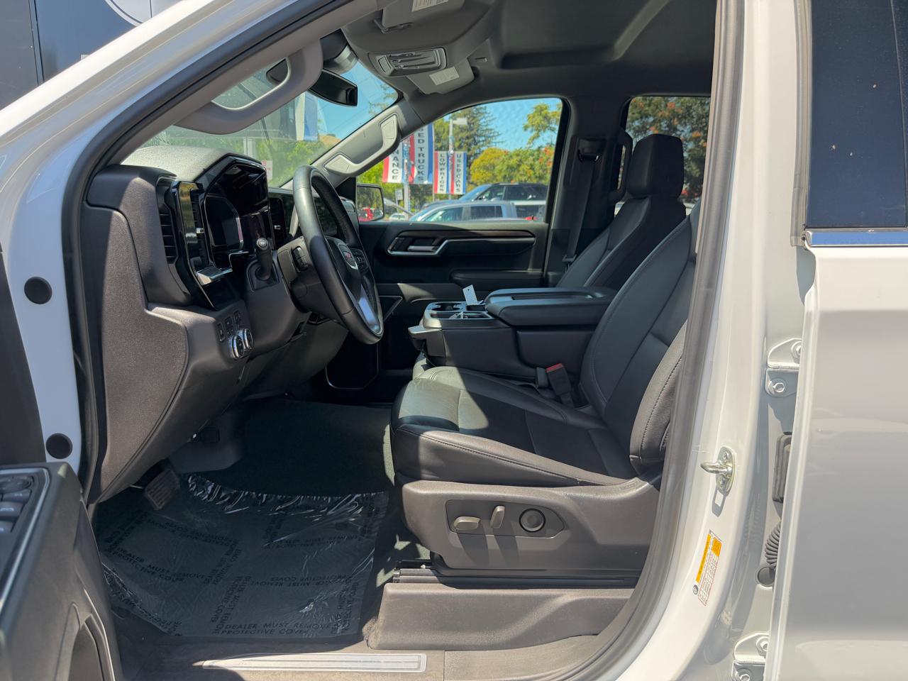 GMC Sierra 1500 4WD Crew Cab 147" SLT 2025