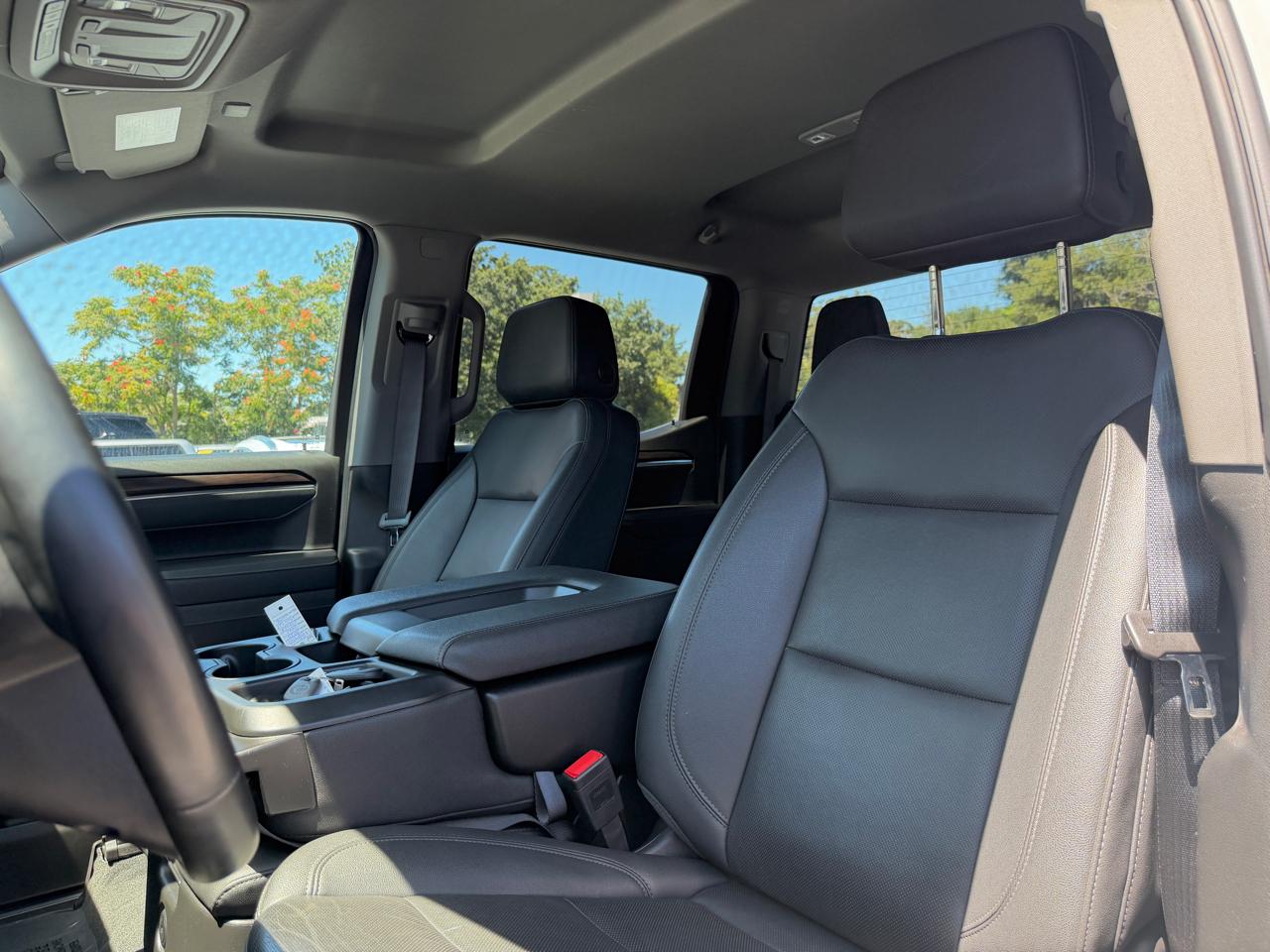 GMC Sierra 1500 4WD Crew Cab 147" SLT 2025