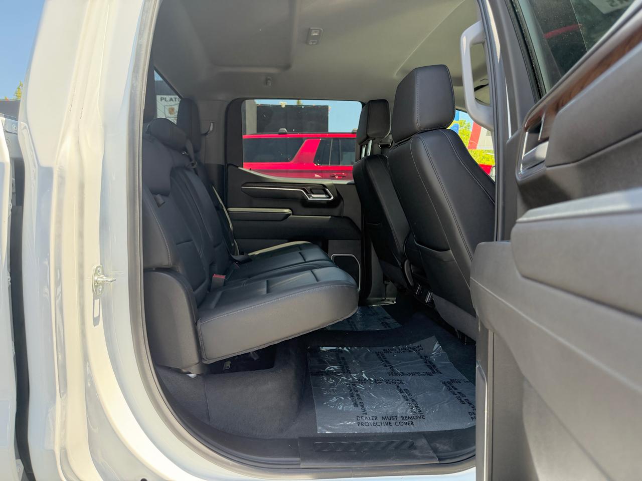 GMC Sierra 1500 4WD Crew Cab 147" SLT 2025