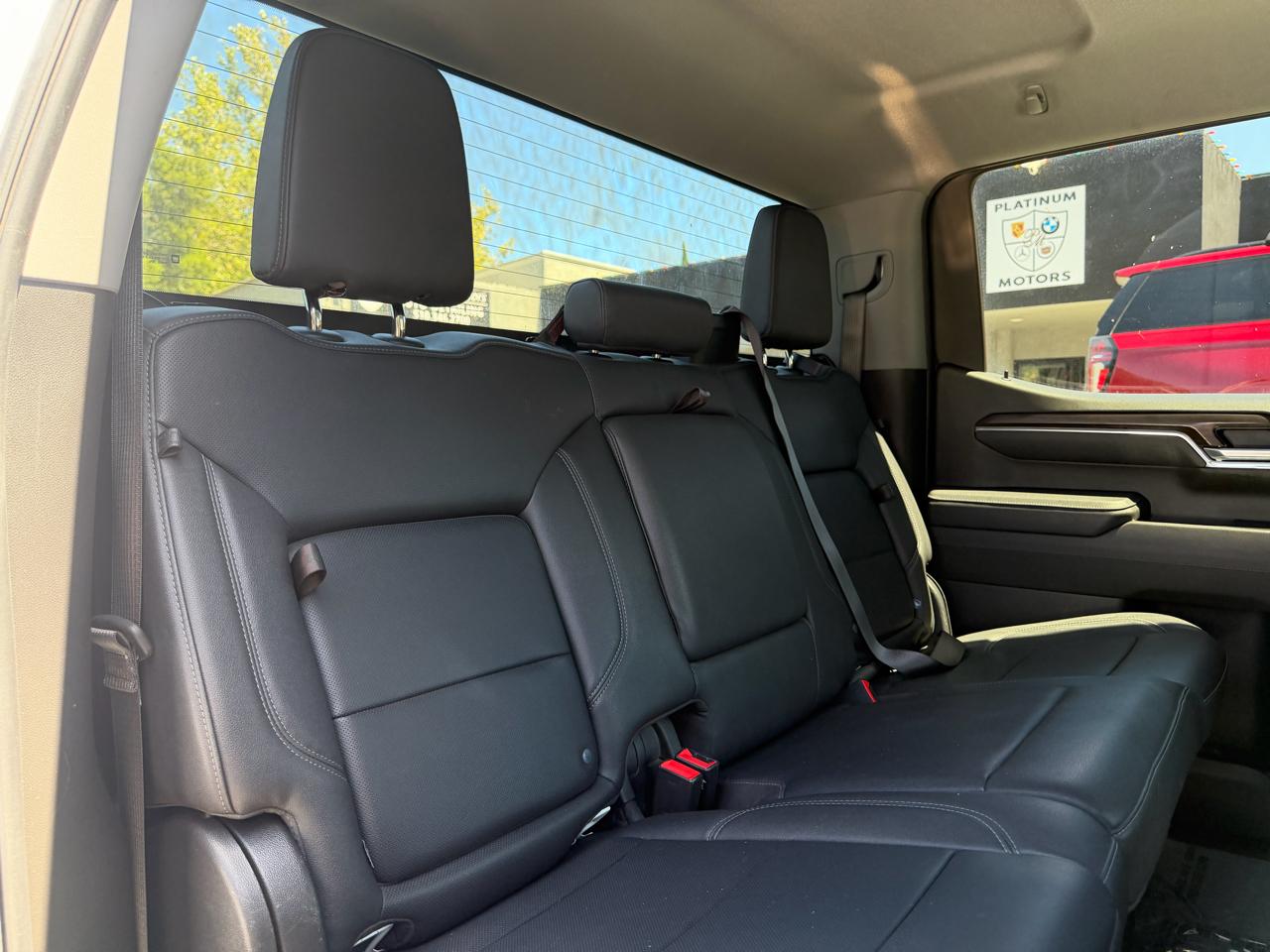 GMC Sierra 1500 4WD Crew Cab 147" SLT 2025
