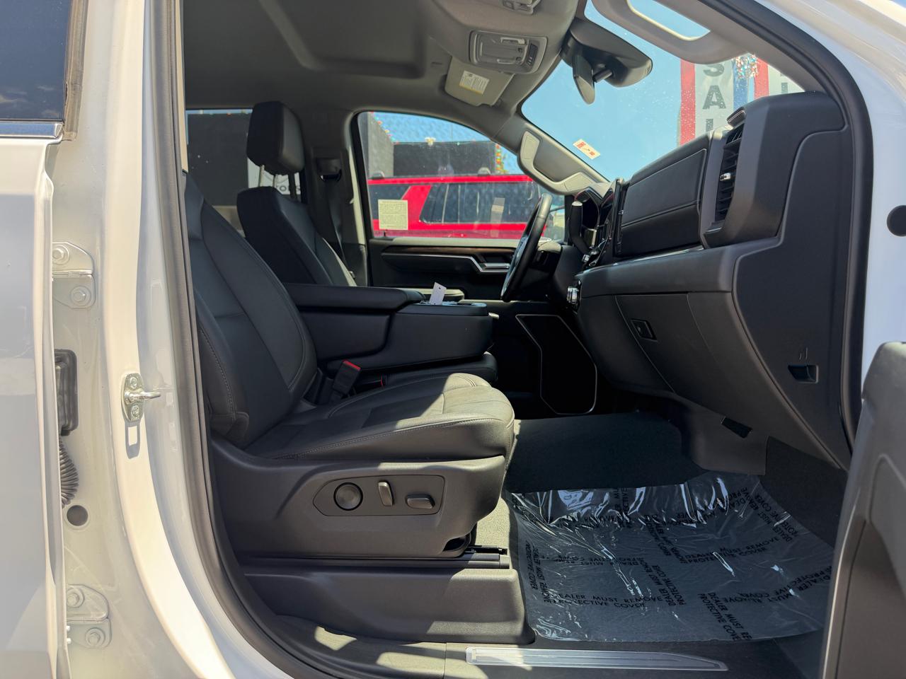 GMC Sierra 1500 4WD Crew Cab 147" SLT 2025