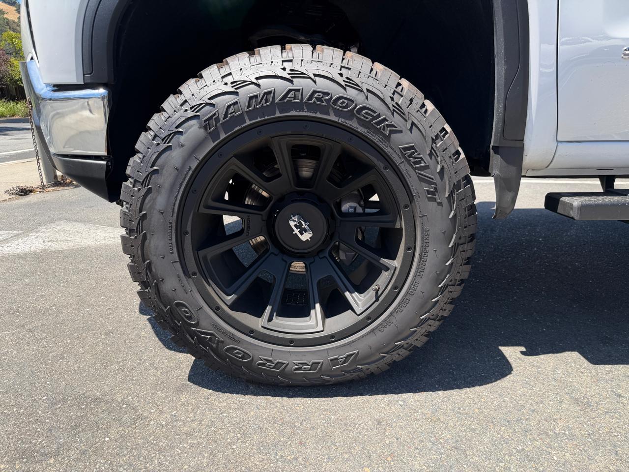 GMC Sierra 1500 4WD Crew Cab 147" SLT 2025