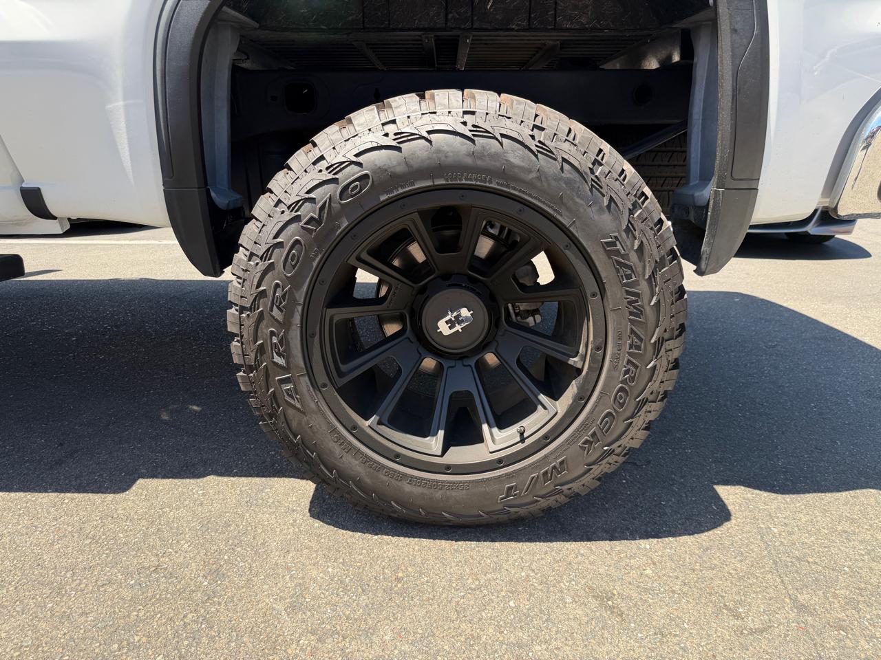 GMC Sierra 1500 4WD Crew Cab 147" SLT 2025