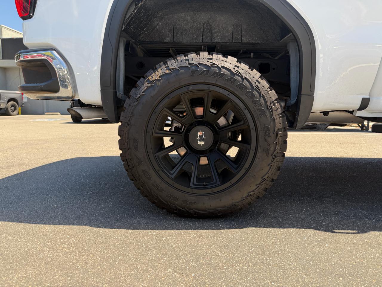 GMC Sierra 1500 4WD Crew Cab 147" SLT 2025