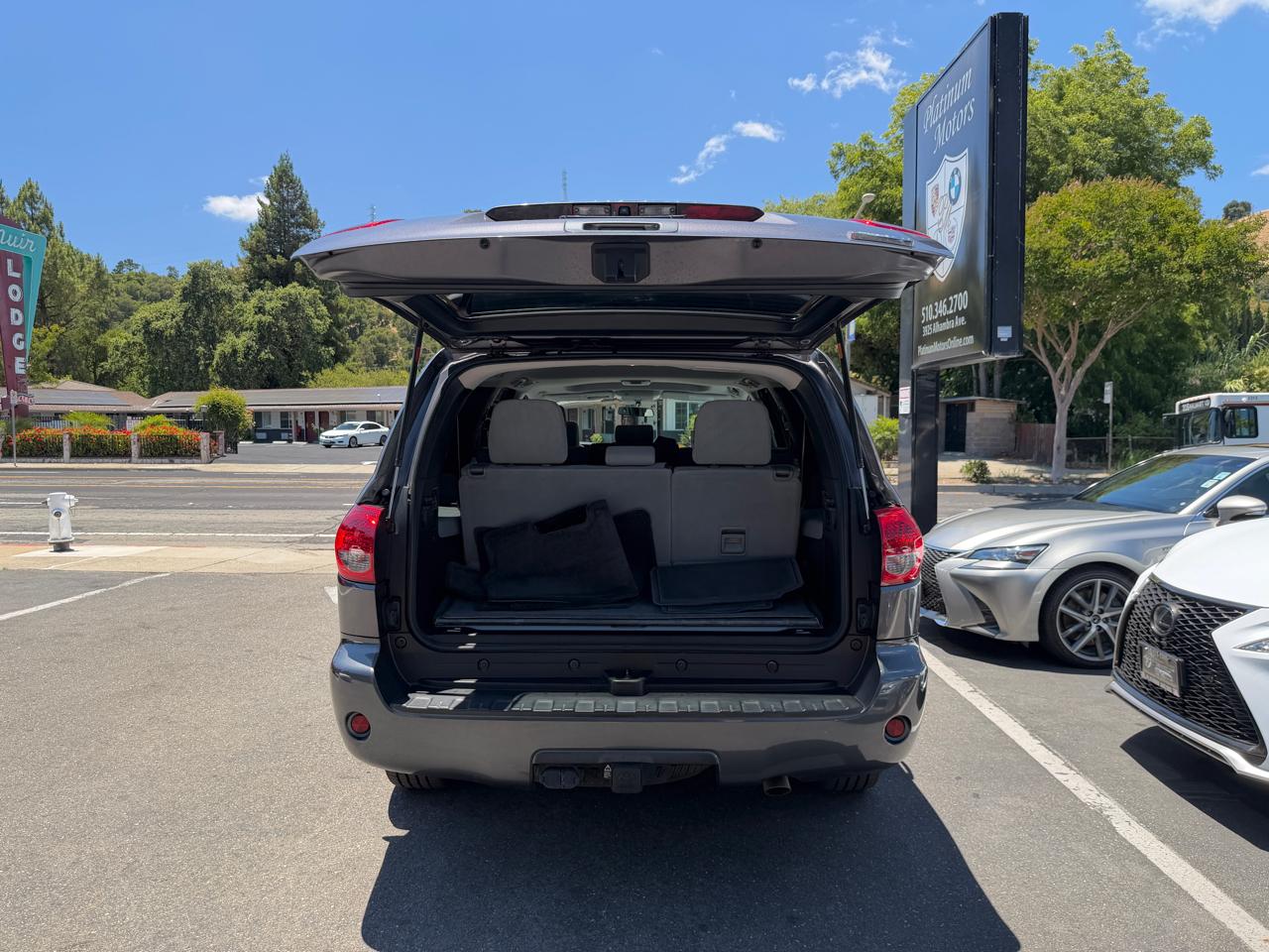 Toyota Sequoia  2015