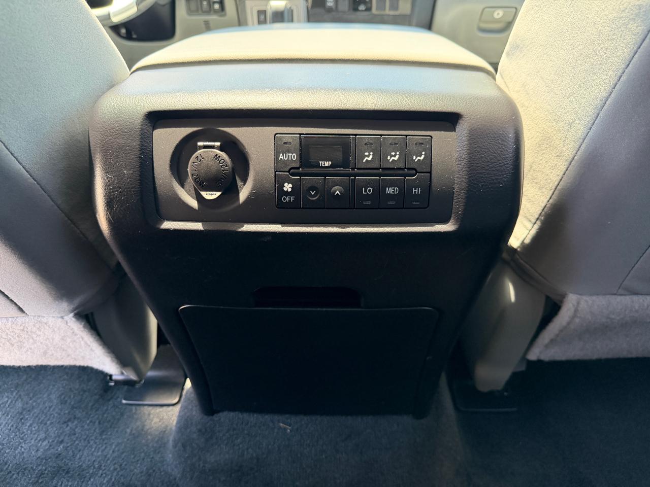 Toyota Sequoia  2015