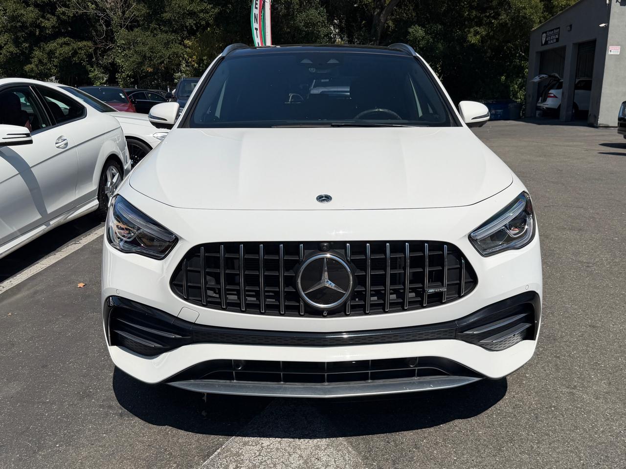 Mercedes-Benz GLA  2021