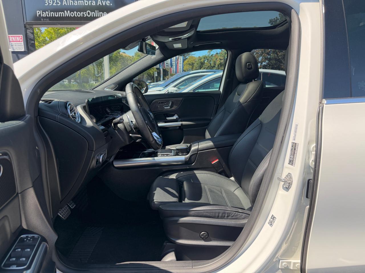 Mercedes-Benz GLA  2021