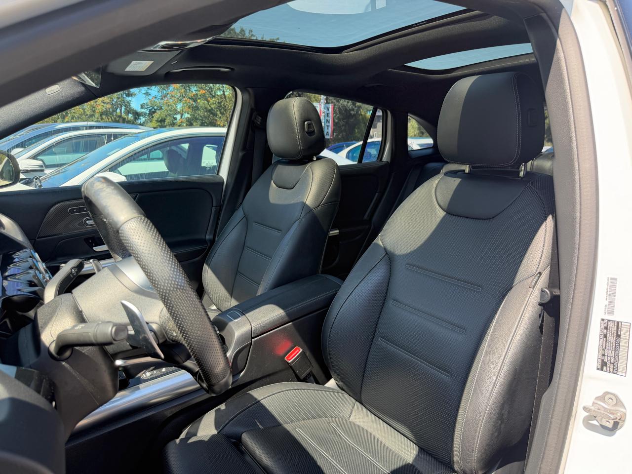 Mercedes-Benz GLA  2021