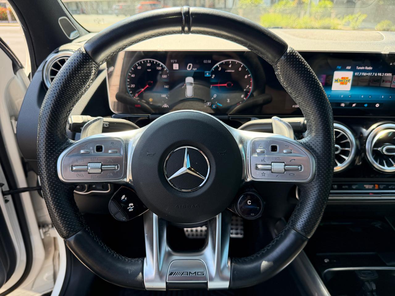 Mercedes-Benz GLA  2021