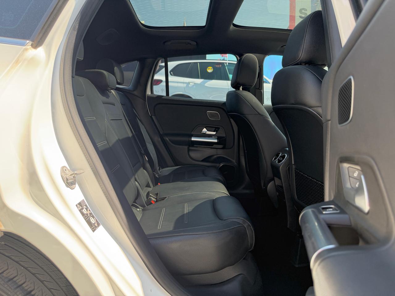 Mercedes-Benz GLA  2021