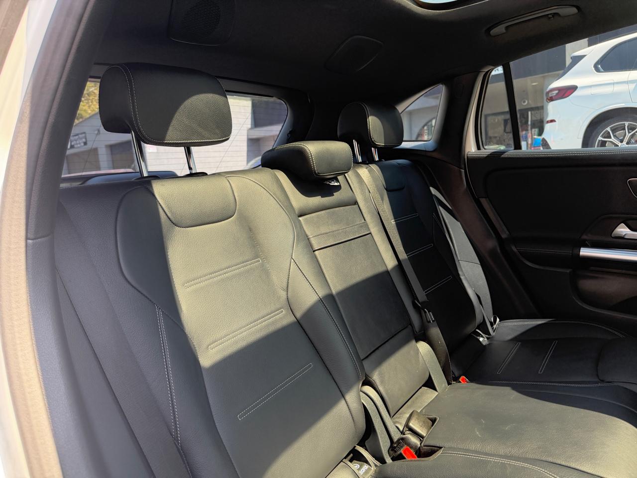 Mercedes-Benz GLA  2021