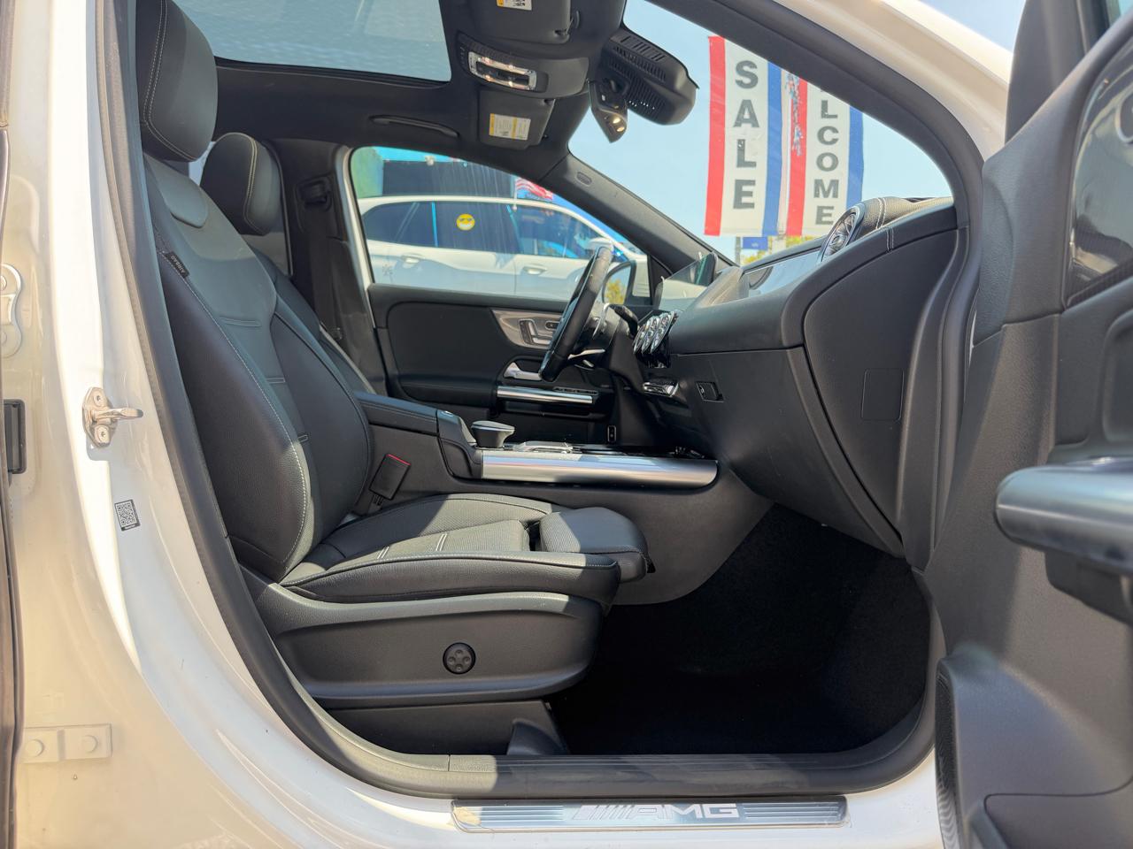 Mercedes-Benz GLA  2021