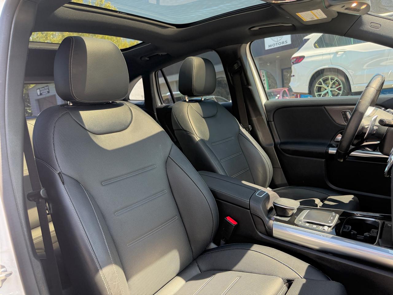 Mercedes-Benz GLA  2021