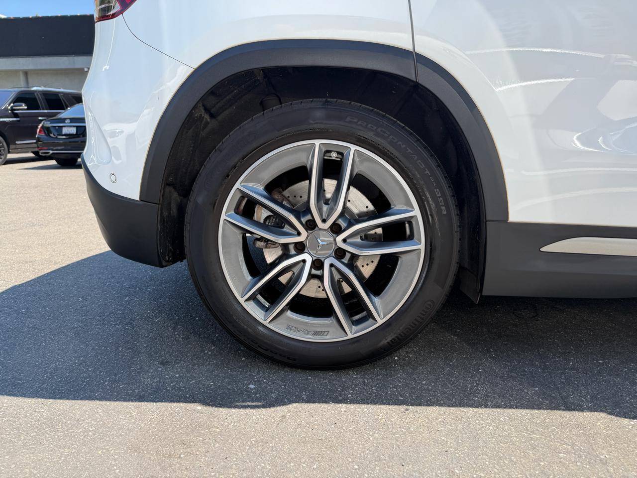 Mercedes-Benz GLA  2021