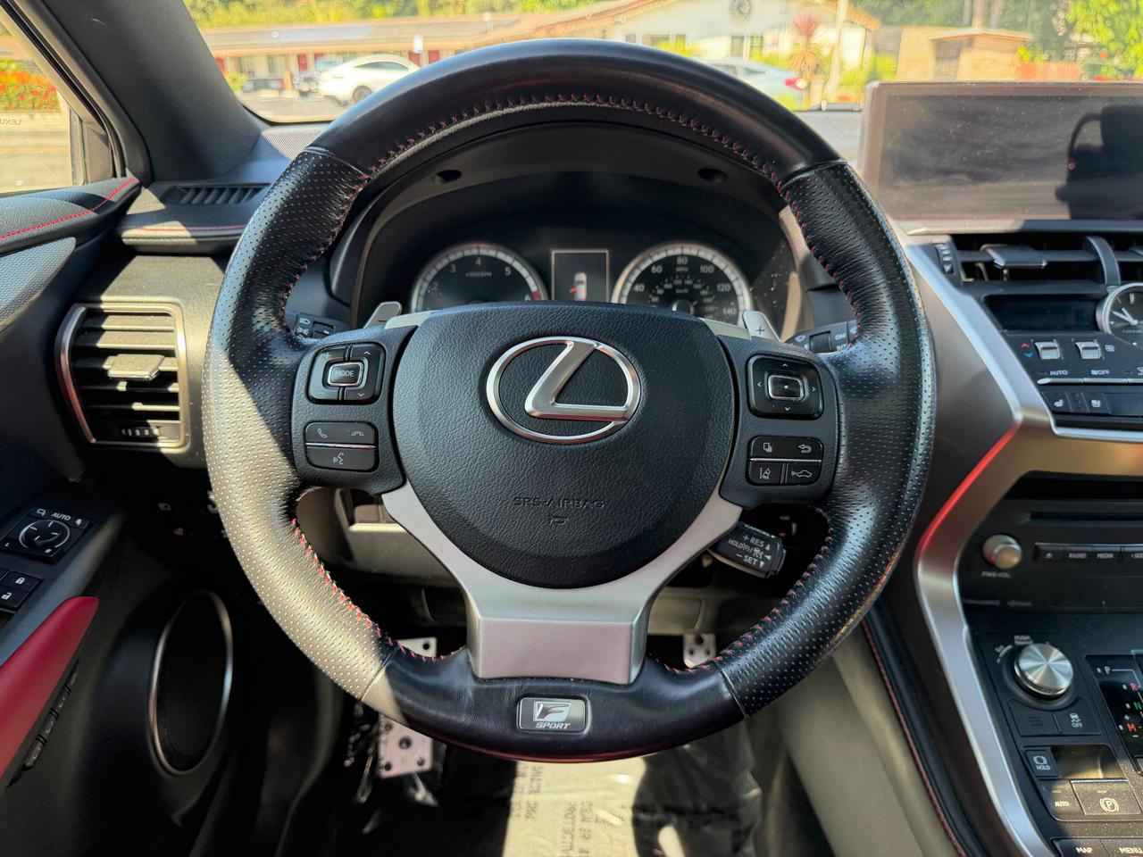 Lexus NX  2020