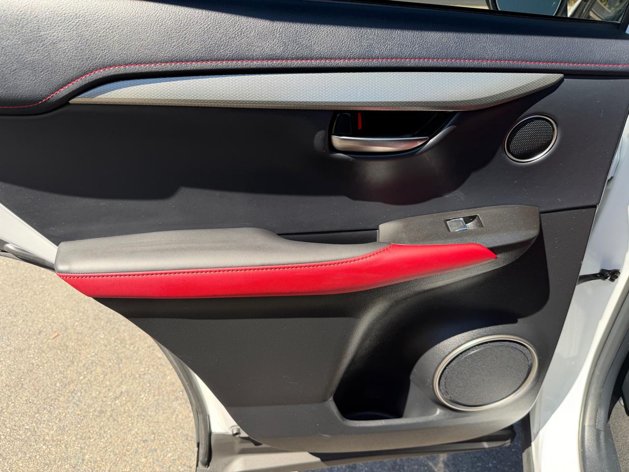 Lexus NX  2020