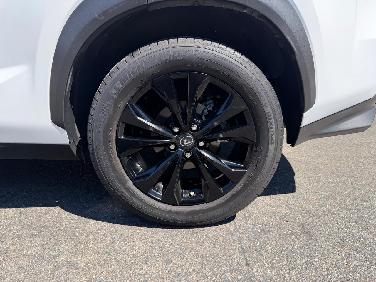 Lexus NX  2020