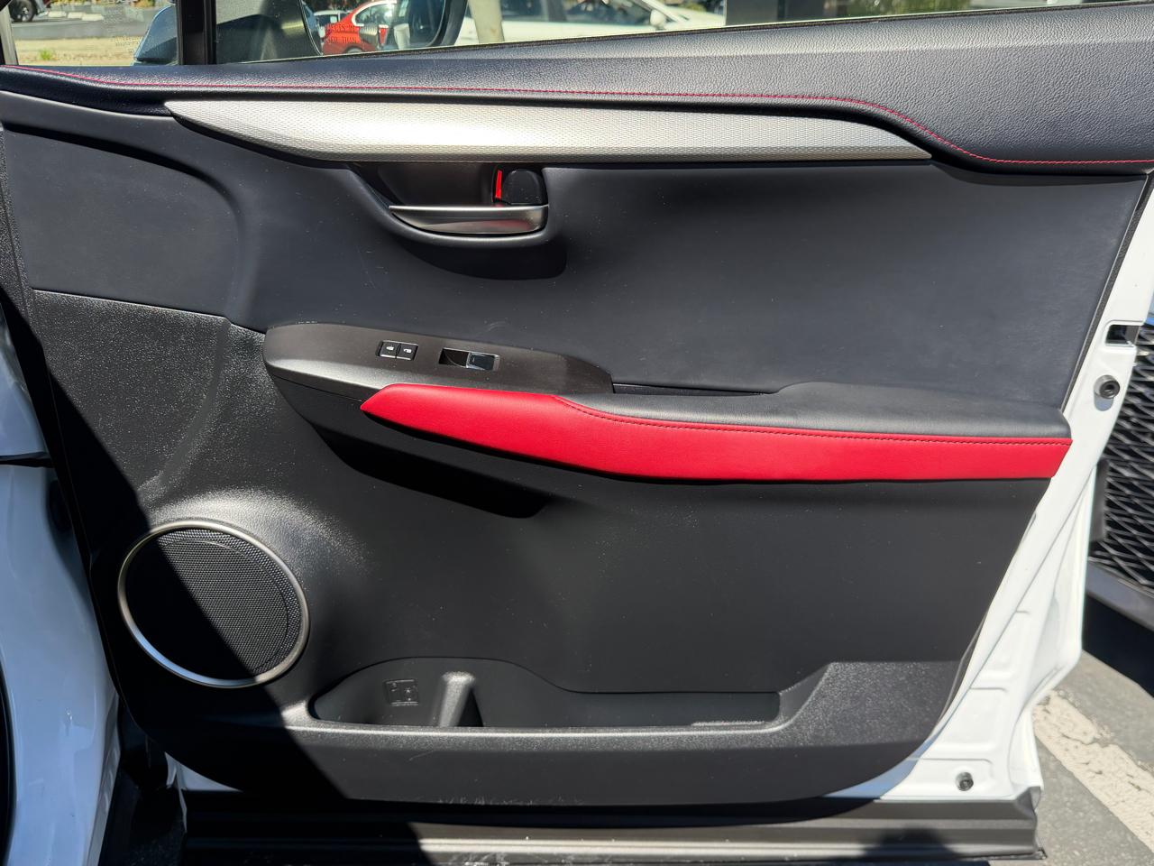 Lexus NX  2020
