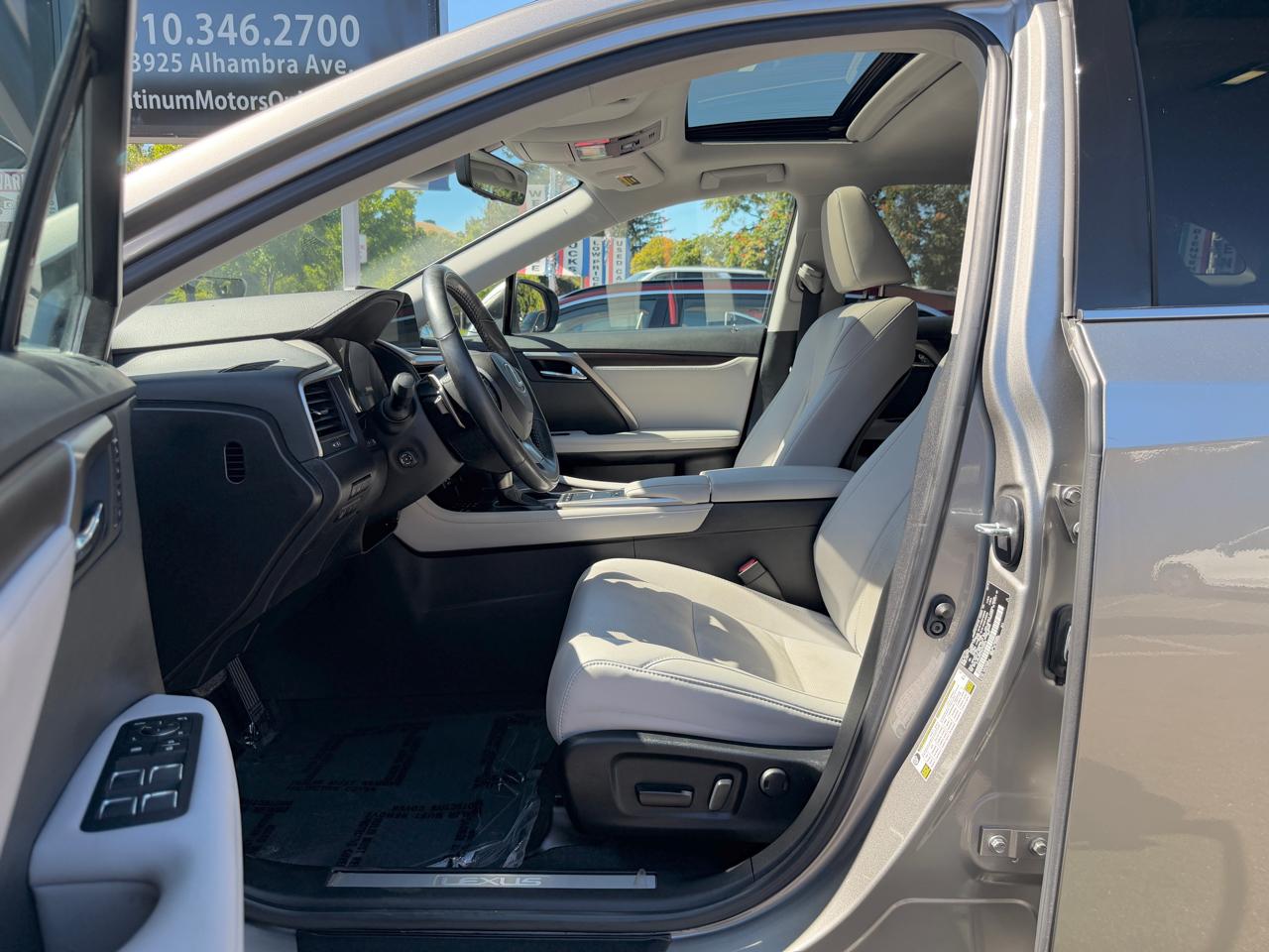 Lexus RX  2022