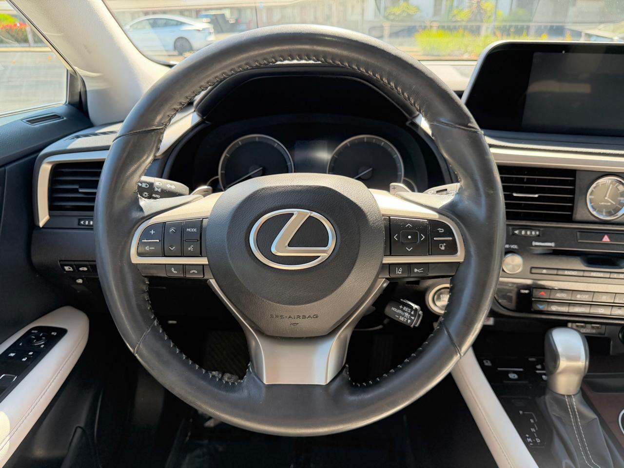 Lexus RX  2022