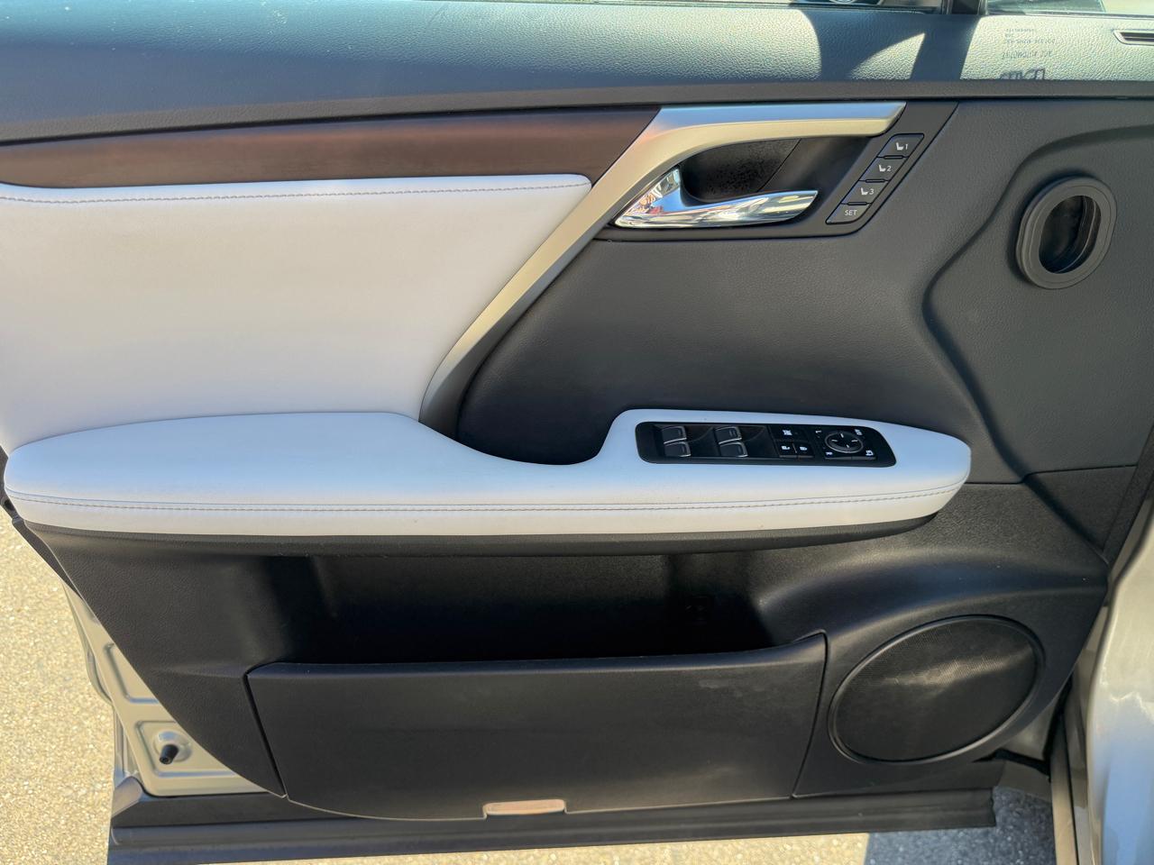 Lexus RX  2022