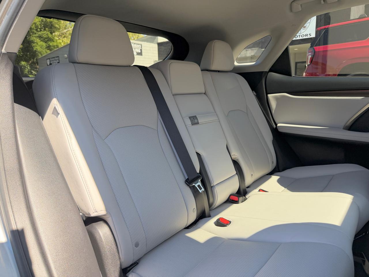 Lexus RX  2022
