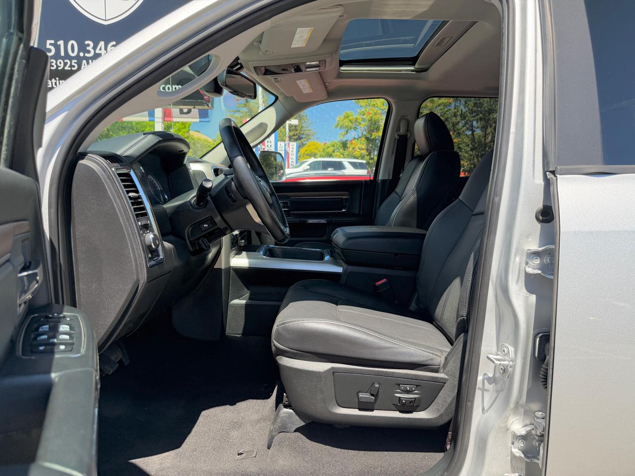 RAM 1500 Laramie 4x4 Crew Cab 5'7" Box 2018