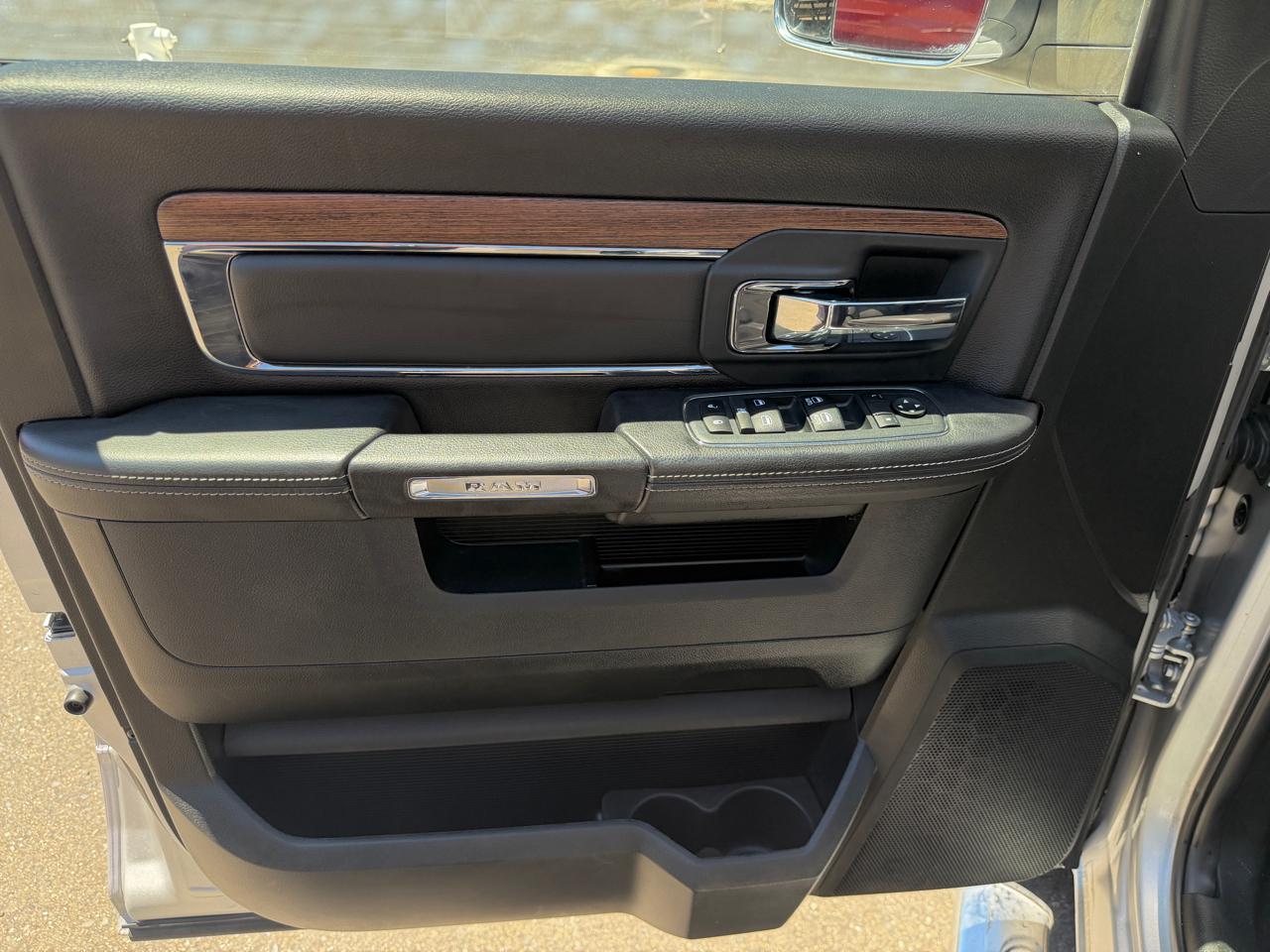 RAM 1500 Laramie 4x4 Crew Cab 5'7" Box 2018